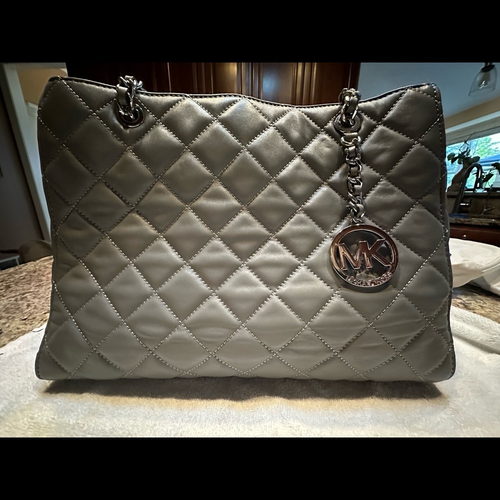 Michael Kors Handbag mint condition!